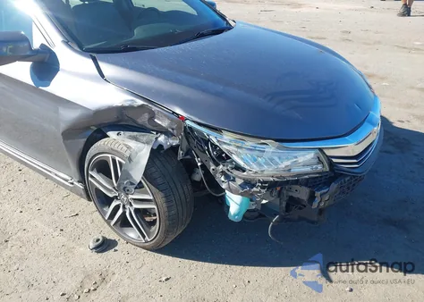 2017 Honda Accord Touring V6 z USA, uszkodzony, nr VIN 1HGCR3F92HA045300